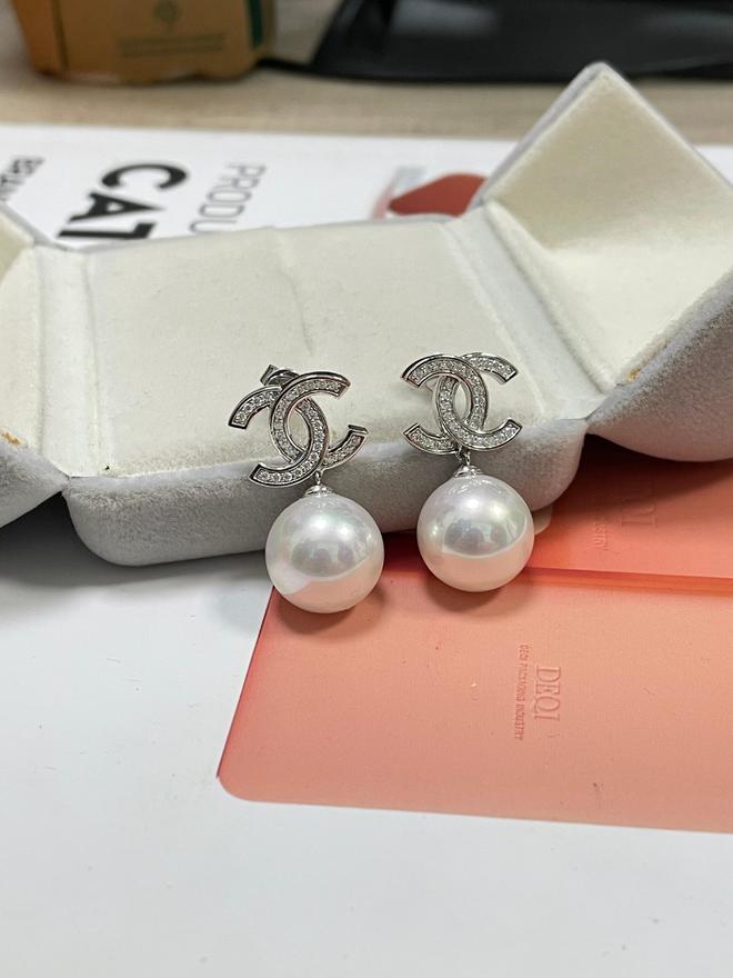 定制9K白金14mm珍珠莫桑钻耳钉开元棋牌app春夏闪耀新宠：来图(图2)