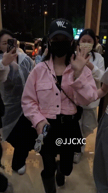 会她在台下对杨丞琳比心她变漂亮了开元棋牌