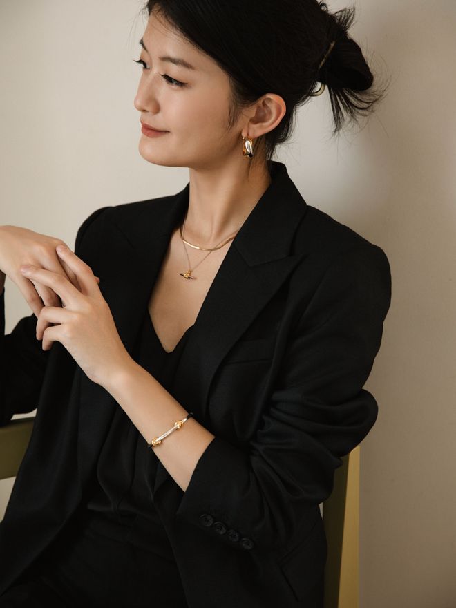 辛芷蕾种草的宝藏单品确实很好搭!开元棋牌app推广 被刘亦菲、(图6) 辛芷蕾种草的宝藏单品确实很好搭!开元棋牌app推广 被刘亦菲、(图6)