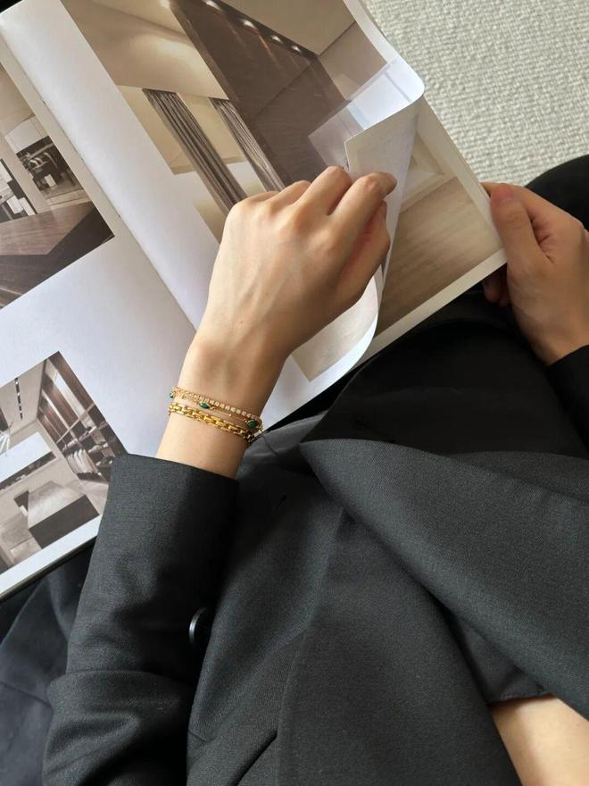 辛芷蕾种草的宝藏单品确实很好搭!开元棋牌app推广 被刘亦菲、(图24) 辛芷蕾种草的宝藏单品确实很好搭!开元棋牌app推广 被刘亦菲、(图24)