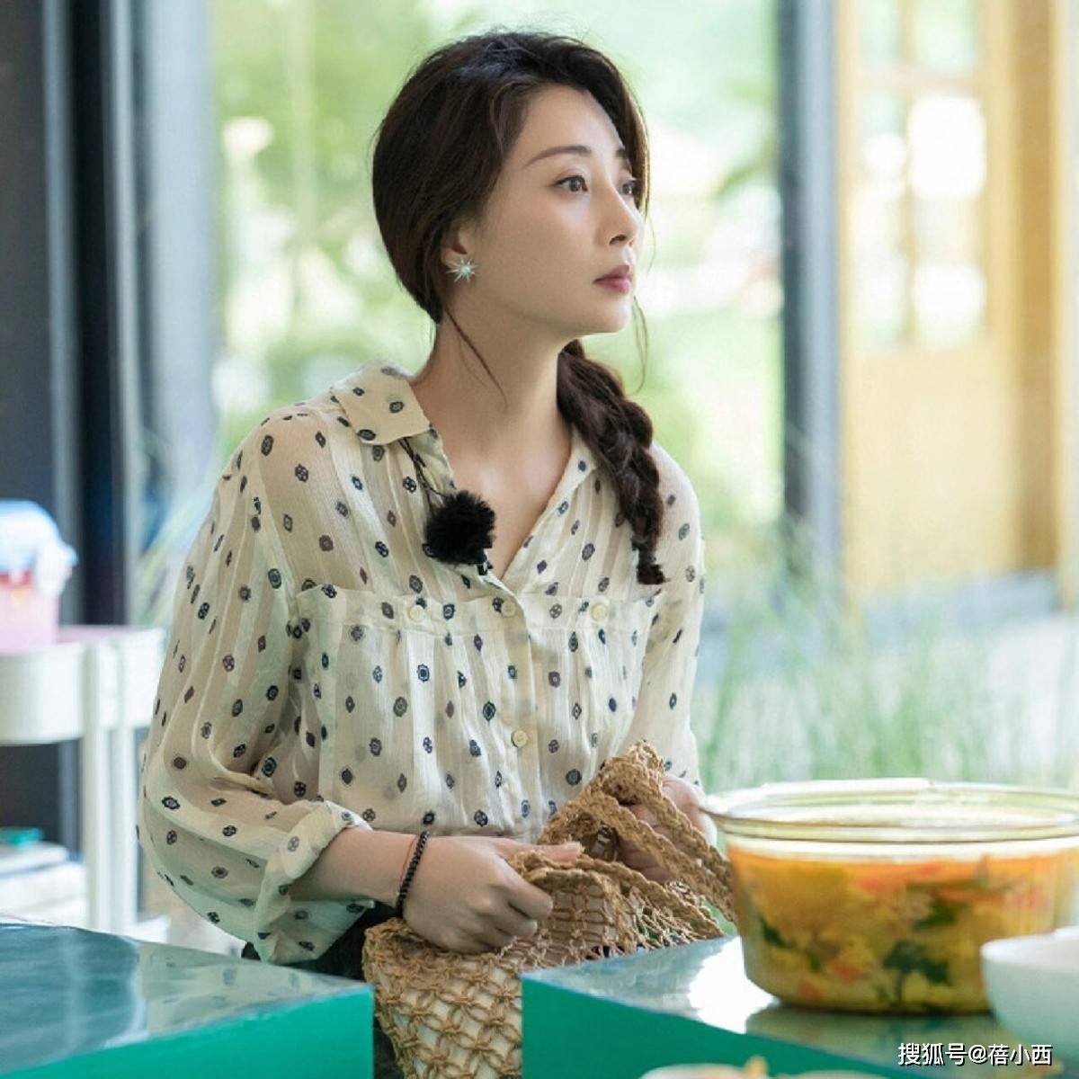 ！很值得中年女性借鉴时尚、优雅还减龄开元棋牌试玩被45岁殷桃的穿搭惊艳到